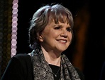 Linda Ronstadt looks back at her most cherished moments | PBS NewsHour