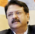 Ajay Piramal Age, Wife, Family, Caste, Biography, Net Worth & More ...