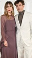 Robert Pattinson y su novia Suki Waterhouse aparecen en público por ...