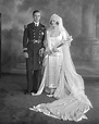 Lady Edwina Ashley to Lord Mountbatten, 1925 | Vintage bride, Wedding ...