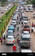 Atasco de tráfico, centro de la ciudad, en Accra, Ghana, África ...