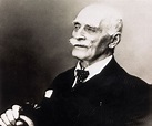 Knut Hamsun Biography - Childhood, Life Achievements & Timeline