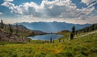 [5621x3348] Diamond Lake - Trinity Alps, CA [OC] /r/EarthPorn : r ...