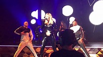 Ellie Goulding "We Can't Move To This" Live in NYC, MSG 6/21/2016 - YouTube