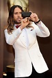 Jared Leto captured the Oscars crowd from the red carpet on his | Best ...