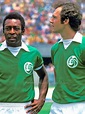 Pelé y Franz Beckenbauer Franz Beckenbauer, Legends Football, Football ...