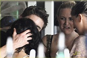 Vanessa Hudgens & Zac Efron: Kissing Cute: Photo 2428032 | Vanessa ...