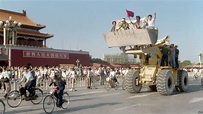 In pictures: Beijing's Tiananmen Square protests - BBC News