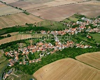 Luftaufnahme Großvargula - Dorfkern am Feldrand in Großvargula im ...