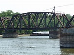 HistoricBridges.org - Clinton Railroad Bridge Photo Gallery