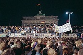 October 3, 1990: The Reunification of Germany - DIE WELT