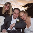 Amy Schumer pays Father's Day tribute to single mothers | Daily Mail Online