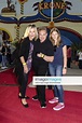 Oliver Kalkofe mit Ehefrau Conny und Tochter Celina bei der Premiere ...
