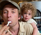 Jeremy Allen White Lovely Ffamily: Wife, Kids, Siblings, Parents - BHW ...