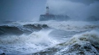 Sturmtief Sabine: Orkan fegt mit Windstärken bis zu 130 km/h über ...