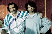 Diego Abatantuono e Fabrizio Bentivoglio in "Turné" (1990, Gabriele ...
