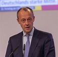 Friedrich Merz von der CDU-Basis zum Großen Vorsitzenden gewählt ...