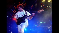 John Deacon playing "Under Pressure" Wembley 1986 (Only bass Combinated ...
