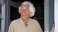 Mit 93 Jahren: Schauspielerin Renate Delfs gestorben | Augsburger ...