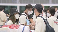香港奧運羽毛球代表隊返抵香港 伍家朗：心情好 | Now 新聞