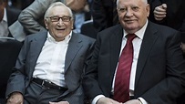 Russland: Egon Bahr und Michail Gorbatschow fordern neue Ostpolitik ...