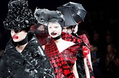 10 colecciones icónicas de Alexander McQueen | Grazia México y ...