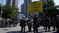 何君堯遭刺傷 香港「反送中」示威爭議人物拉票時遇襲｜東森新聞