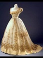 Ball gown with straw embroidery, 1865 em 2019 | Vestidos vitorianos ...