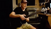 Matt Bissonette reviews a frettless Balor Acoustic Bass - YouTube