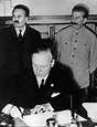 Image of Josef W. Stalin Signing of the German-Soviet Treaty of Friendship,