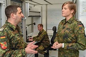 Diese Bundeswehr-Kommandeurin begann ihre Ausbildung als Mann