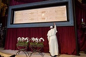Extraordinary public display of Turin Shroud in 2020 - Vatican News