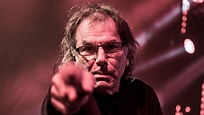 Grateful Dead drummer Mickey Hart goes from drums to space