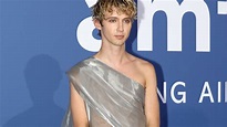 Troye Sivan veröffentlicht sein neues Album "Something to Give Each ...