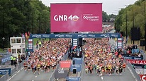 Great North Run 2021: Thousands take part as event returns - BBC News