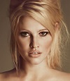 Picture of Lara Stone