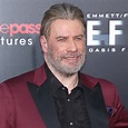 John Travolta crée le buzz avec son nouveau look - E! Online France