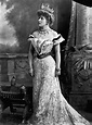 Lady Almina, the 5th Countess of Carnarvon. Courtesy of Highclere ...