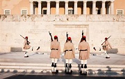 Soldados Evzones Marchando En Atenas Grecia Foto de archivo editorial ...
