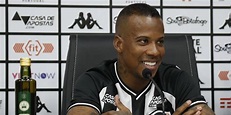 Aos 31 anos, Guilherme Santos chega ao Botafogo "preparado para ser um ...