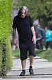 Con el ánimo arriba: Las fotos de Ozzy Osbourne paseando en medio de su ...