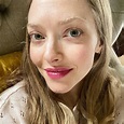 Amanda Seyfried💛 na Instagramie: „All made up and nowhere to go but ...