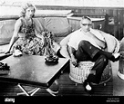 Aristóteles Onassis y su esposa Athina Livanos en velero Fotografía de ...