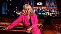 Barbara Mandrell returns to Grand Ole Opry 25 years after retirement