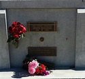 Joseph Bonanno grave along with his wife Fay Bonanno his son Bill ...