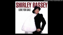 Shirley Bassey - Kiss Me Honey, Honey (Kiss Me) - YouTube