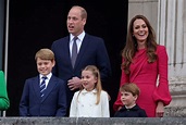 William tenero con i figli George, Charlotte e Louis nella foto che ...