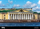 San Petersburgo, el edificio histórico del cuerpo de cadetes de montaña ...
