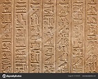 Hieróglifos egípcios na parede fotos, imagens de © swisshippo #171475370