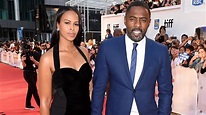 Idris Elba le pide matrimonio a su novia en un cine